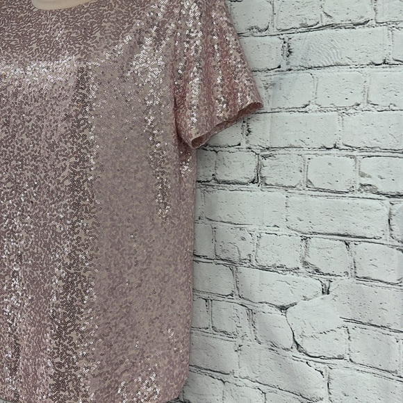 DKNY Bold Blooms Sequin Short Sleeve T-Shirt MEDIUM Blush Pink EUC! - Picture 4 of 7